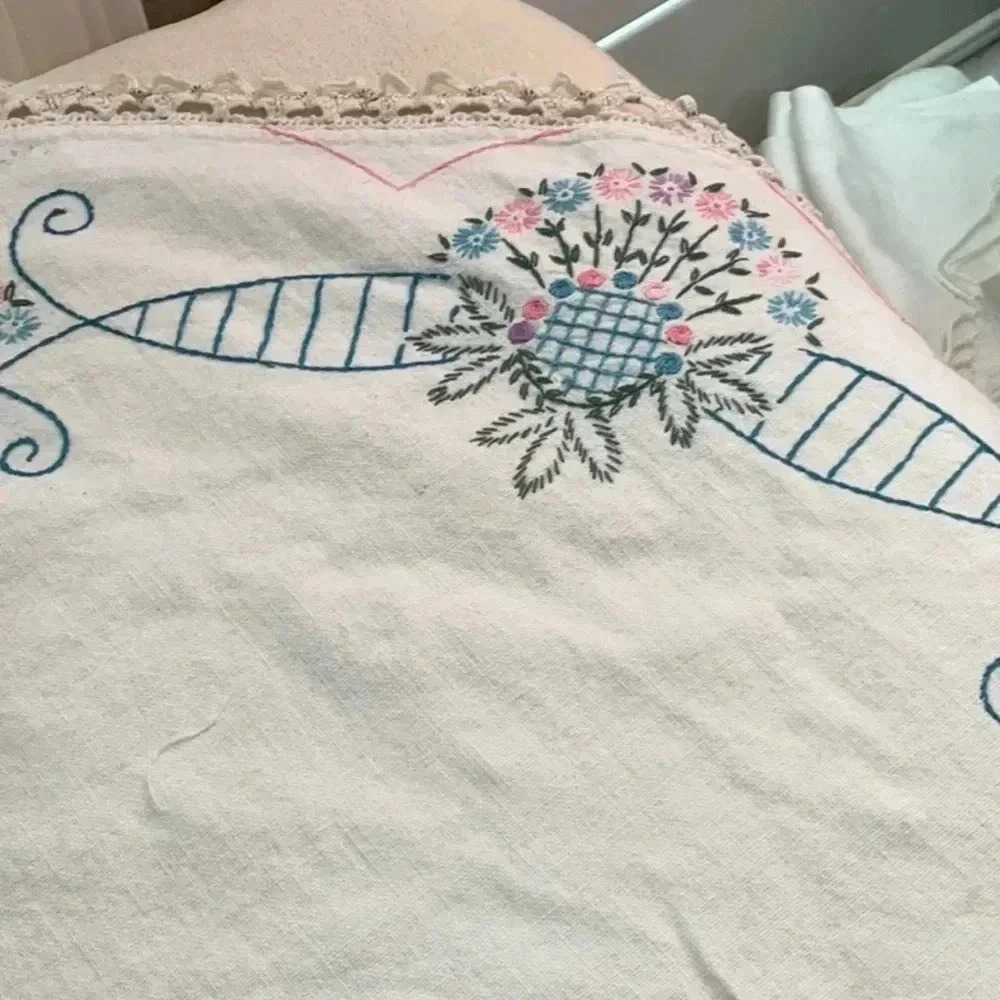 Table Cover - Picture 5 of 7